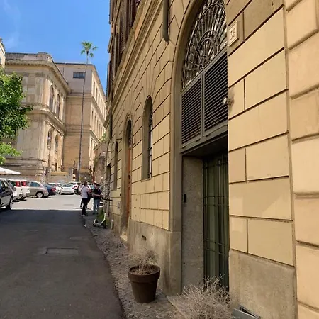 Boutique Loft Steps From The Colosseum - Gio 罗马